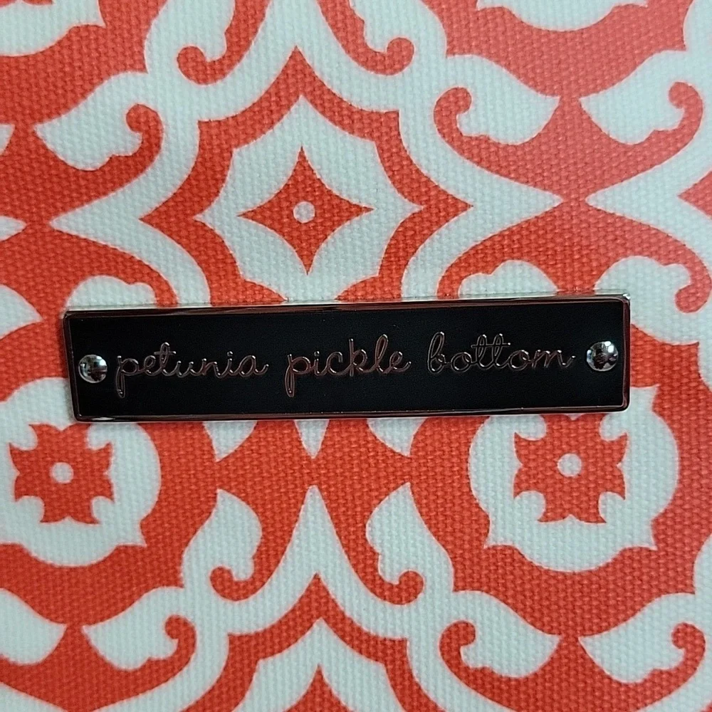 VGUC- Petunia Pickle Bottom Downtown Diaper Bag \ Tote